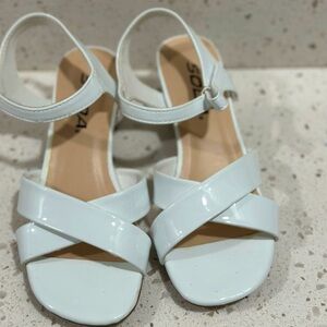 White Little girl heels/sandals size 1